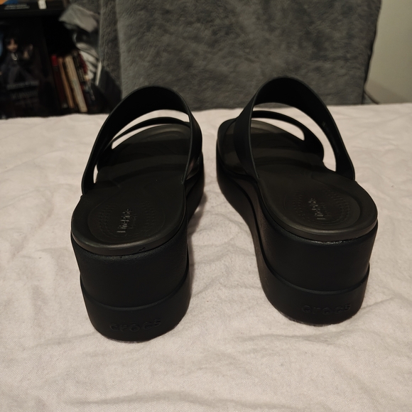 Crocs Brooklyn Black Women's Platform Sandals - Picture 3 of 8
